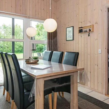 Holiday home Three-bedroom In 27 *